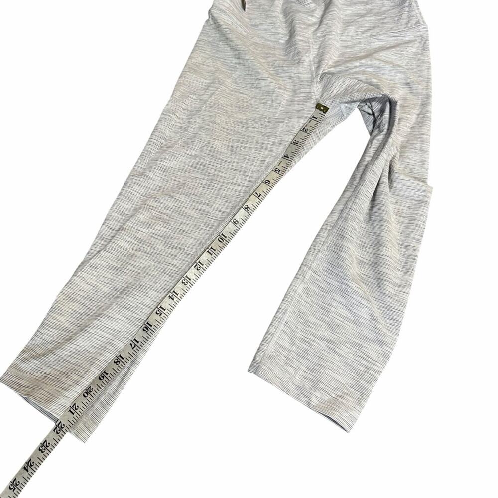 Lululemon Wunder Under Crop (High-Rise) Luxtreme 21"
Grey Size 10 - Picture 7 of 12